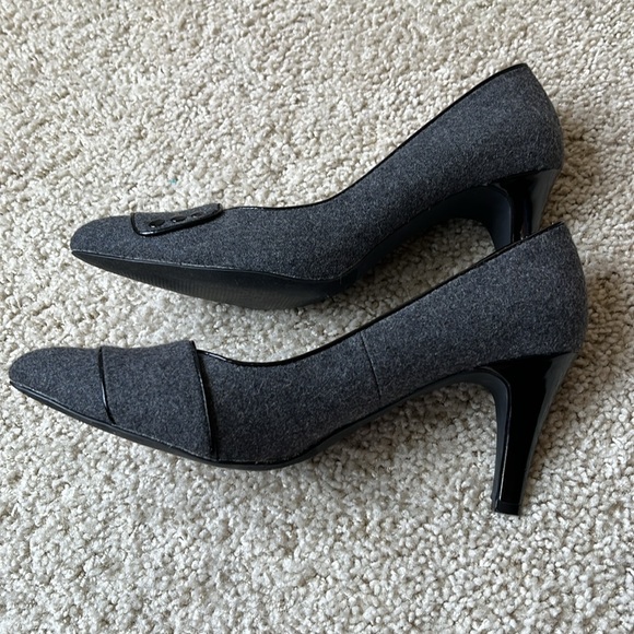 Kelly & Katie Lauren Heels - Picture 10 of 12